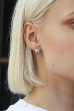 Load image into Gallery viewer, Earring Gold E01